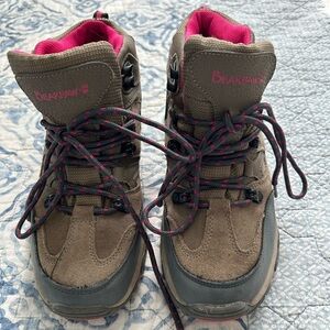 BearPaw high-top hiking shoes Size 8W brown